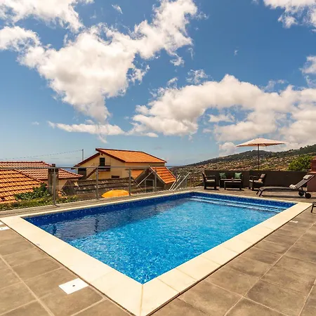 Nyaraló Roraima House - Private Pool & Garden Calheta