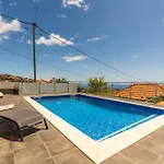 Roraima House - Private Pool & Garden Feriehus