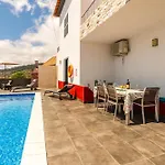 Feriehus Roraima House - Private Pool & Garden