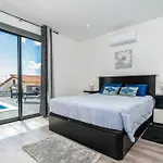 Roraima House - Private Pool & Garden Calheta (Madeira)