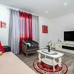 Feriehus Roraima House - Private Pool & Garden *